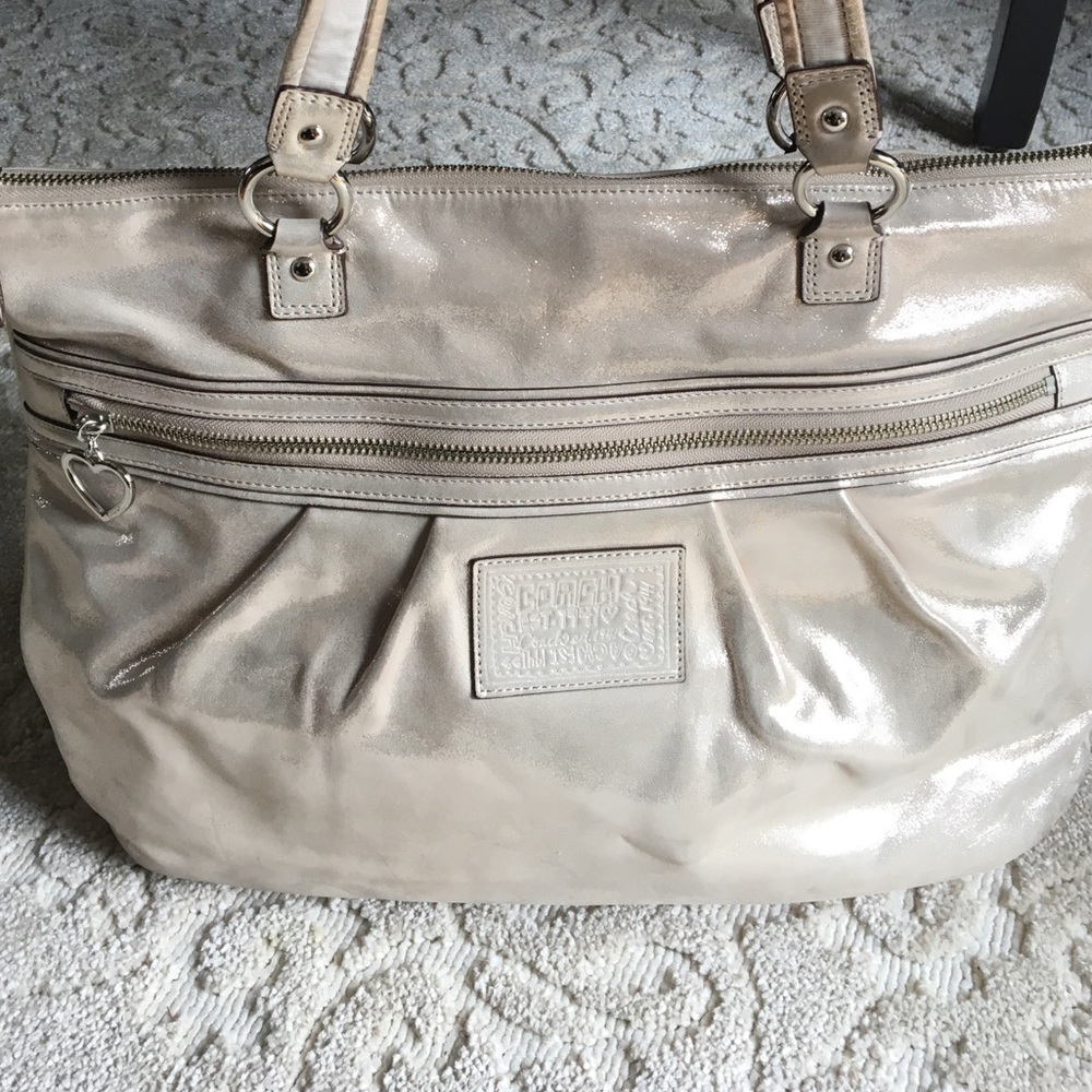 Authentic Coach Daisy Tote
